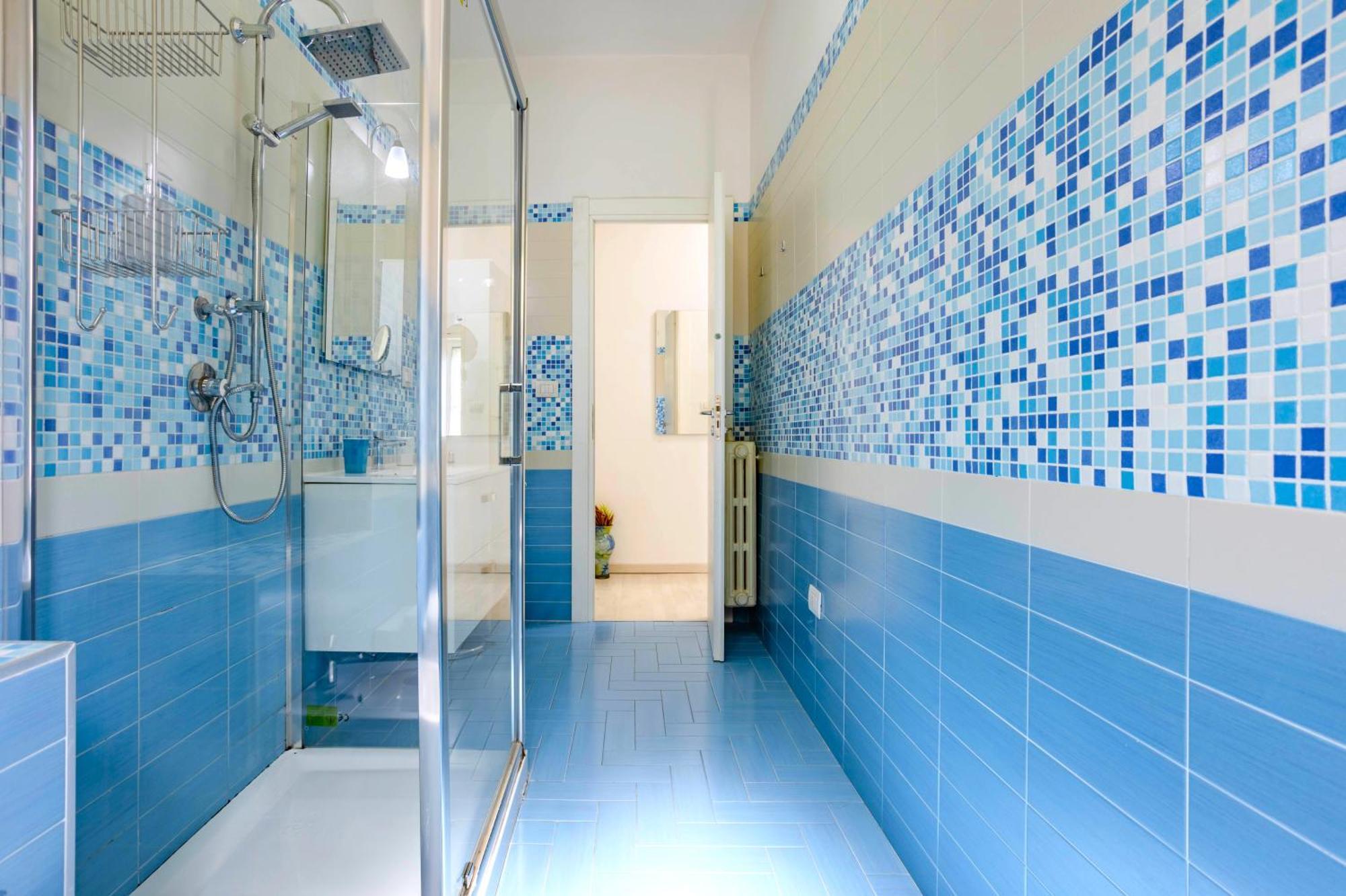 Hostly - Vittoria House - Near The Center With Private Parking Apartment Наполи Екстериор снимка